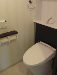 INAXのエレシャスでエレガントなトイレ室に INAXのエレシャスでエレガントなトイレ室に